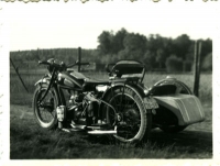 2 Photos BMW R 12 made 1954