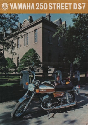 Yamaha 250 Street DS7 brochure ca. 1971